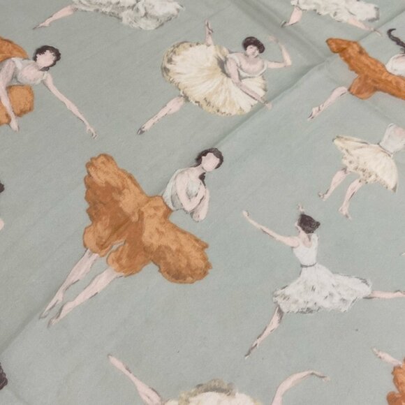 Auth HERMES Carre 90 - Light Green Cream Multi Scarf - Picture 6 of 7